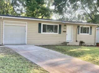 3218 SW Twilight Dr, Topeka, KS 66614