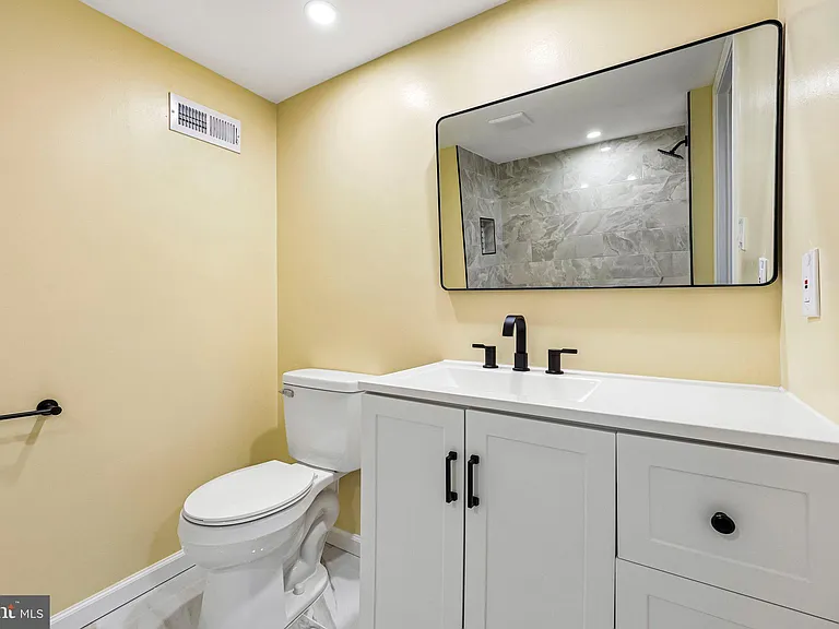 7200 Vellex Ln — Photo 35