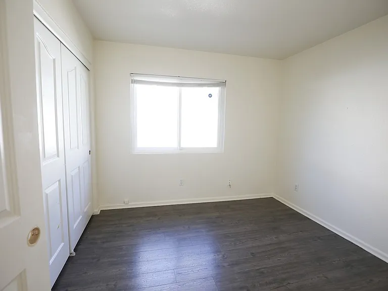 25406 Blackthorne Dr — Photo 13
