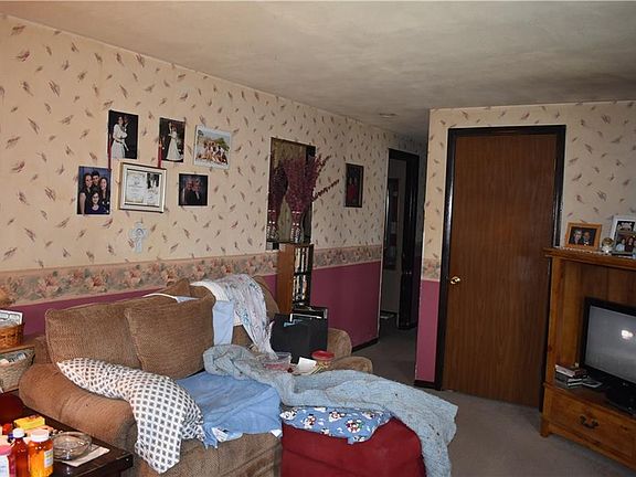 3rd image of 936 Caldwell St