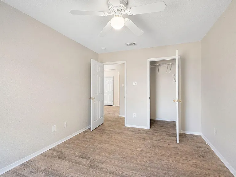 2214 Katy Ln #D — Photo 15