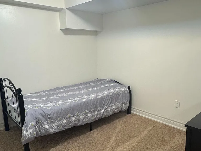 9 Lebovic Dr #BASEMENT — Photo 11