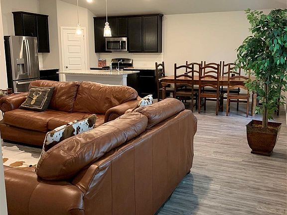 5th image of 8104 Pistache Ave