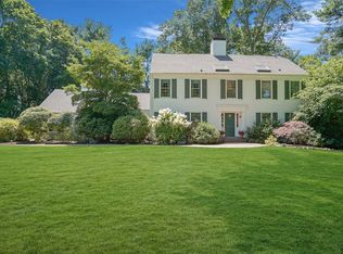 4 Thatch Pond Rd, Smithtown, NY 11787