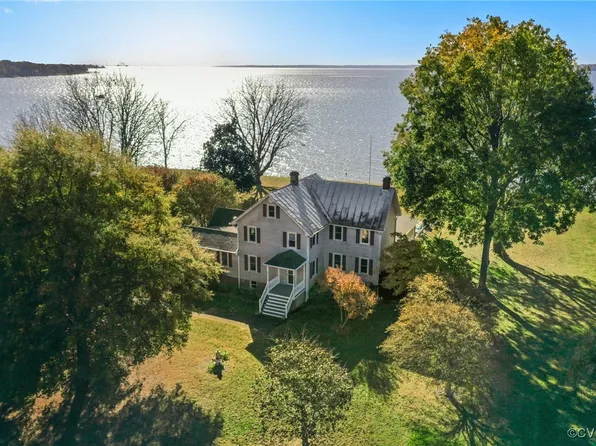 947 Woodberry Ln, Farnham, VA 22572