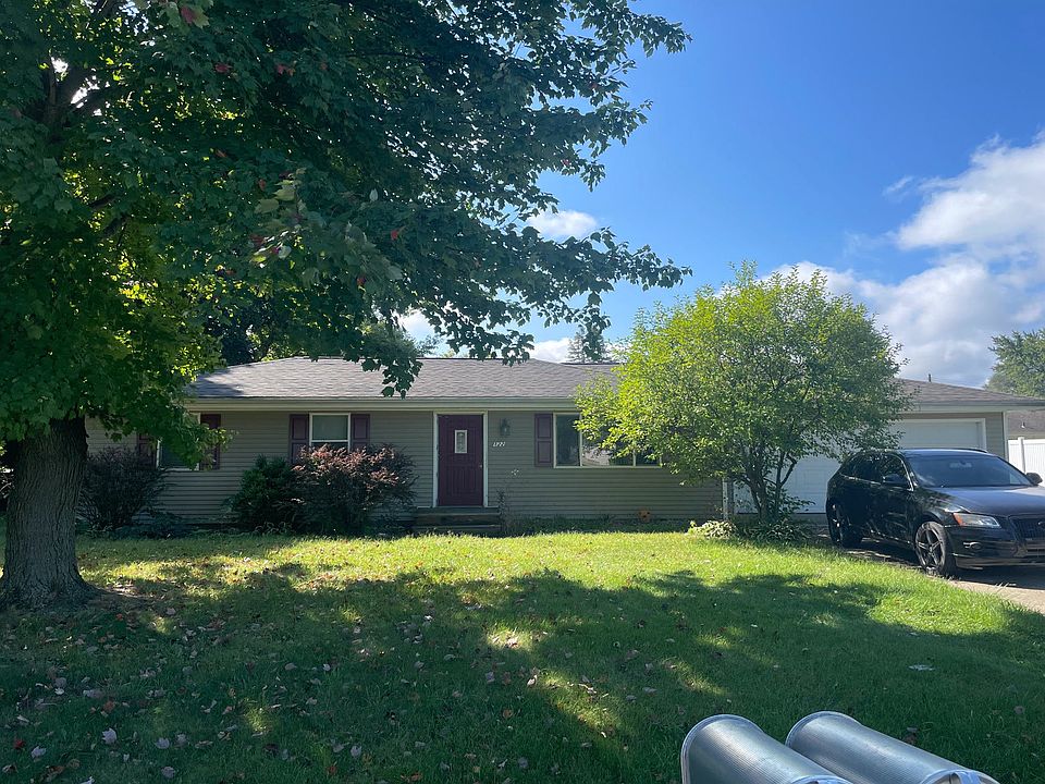 1st image of 122 S Lindow Dr