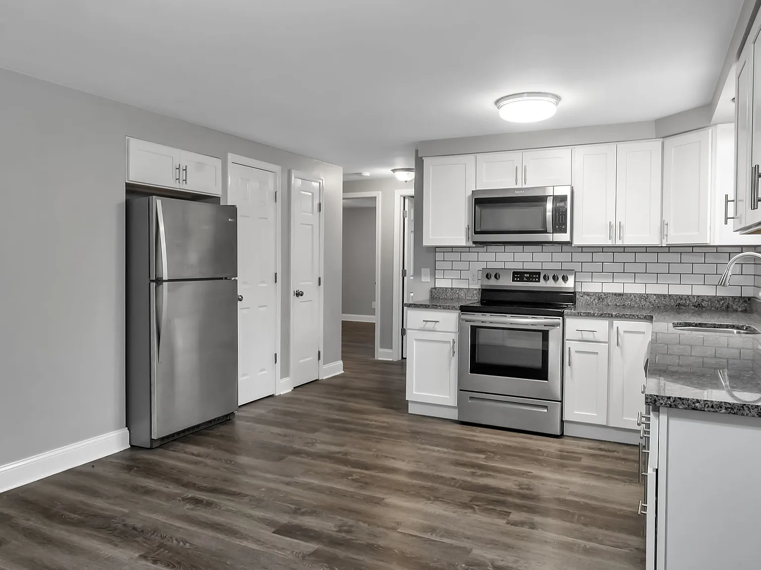3 bed, 1100 sqft, $1,875 — Photo 2