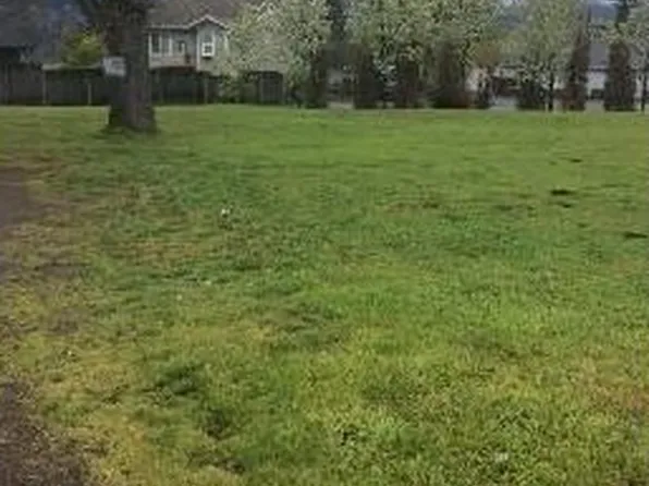 1546 Cascade Ave, Hood River, OR 97031
