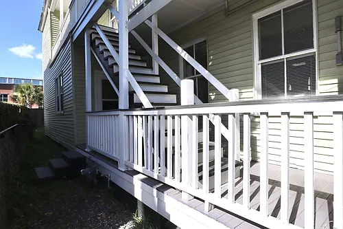 27 Nassau St #A Photo 1