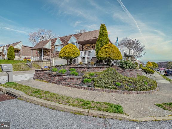 2nd image of 1231 Hemlock Dr