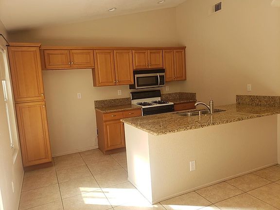 2nd image of 11081 Live Oak Ln