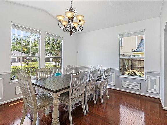 5th image of 2071 N Cranbrook Ave
