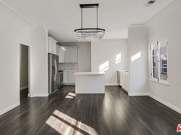 5th image of 408 N Genesee Ave #1/2