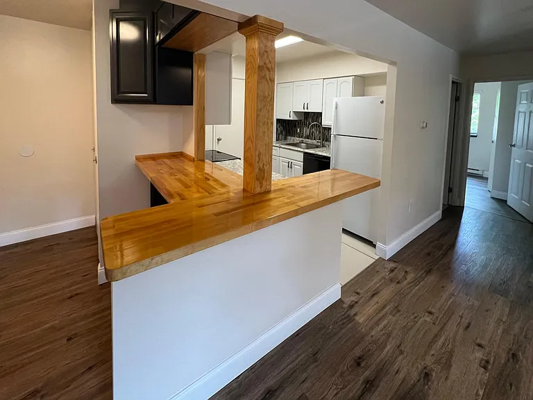 Colonial Oaks Apartments — Photo 15