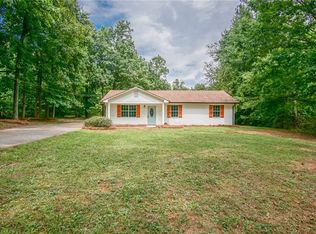 13 Oak Hill Way NE, White, GA 30184