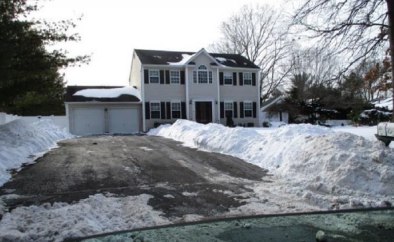 1st image of 2 Woodlawn Ave