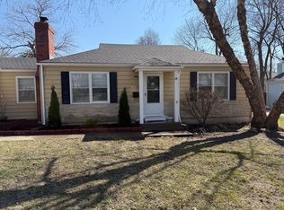 7125 Beverly St, Overland Park, KS 66204