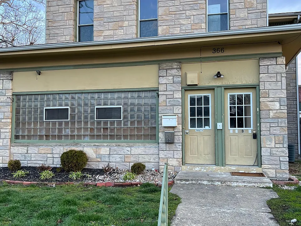 366 W Prairie Ave #2B