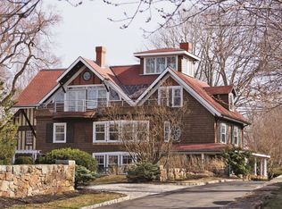 69 Harbor St, Manchester, MA 01944