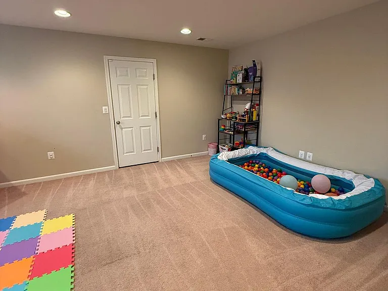 44131 Puma Sq — Photo 5