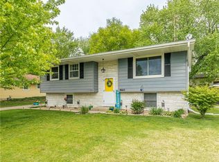8663 Franklin Ave, Clive, IA 50325