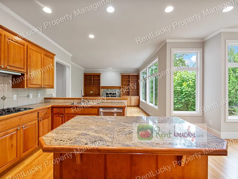 14691 NE 16th St — Photo 6