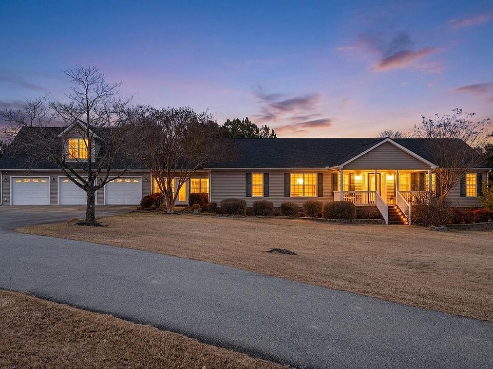 1st image of 120 Mockingbird Ln