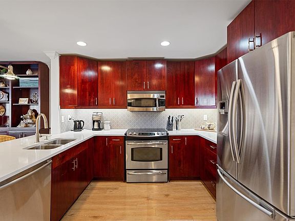 2nd image of 640 Montreal St #101