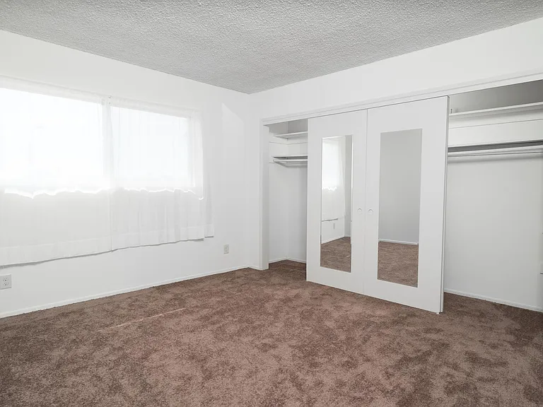 819 Ocean Park Blvd #4 — Photo 11