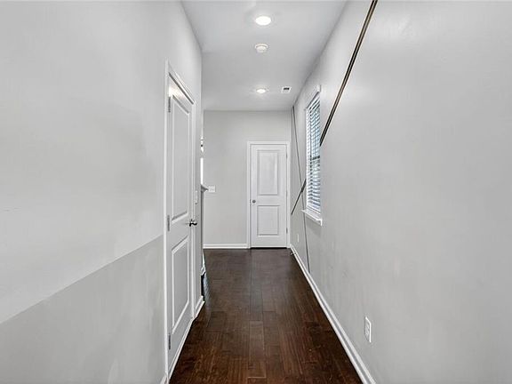 2nd image of 1553 Spring Hollow Way