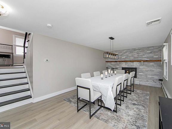 5th image of 104 Evergreen Rd