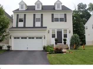 680 W Sunderland Ave, Uwchland, PA 19425