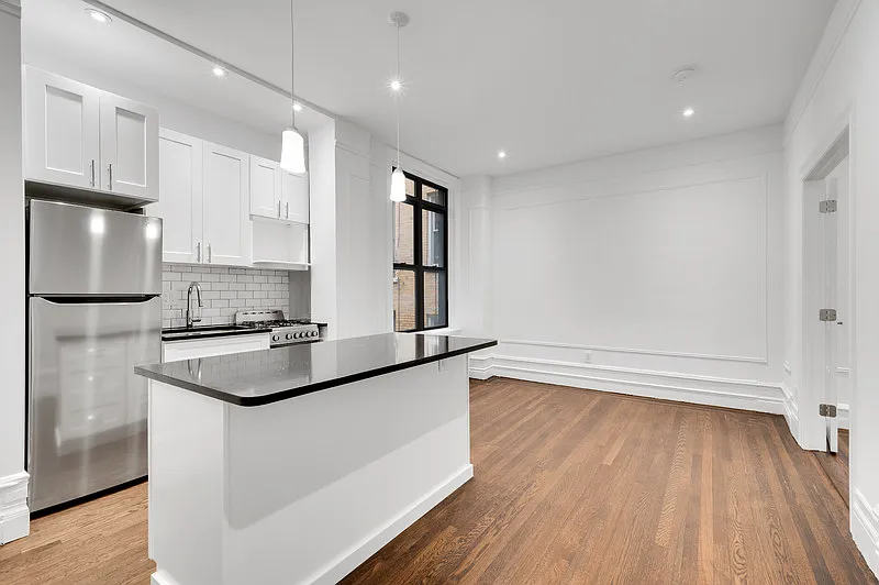 347 West 55th Street — Photo 2