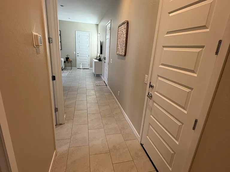 3178 W Peak View Rd — Photo 3