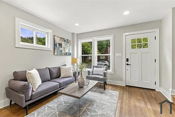 4 bed, 1492 sqft, $4,295 — Photo 3