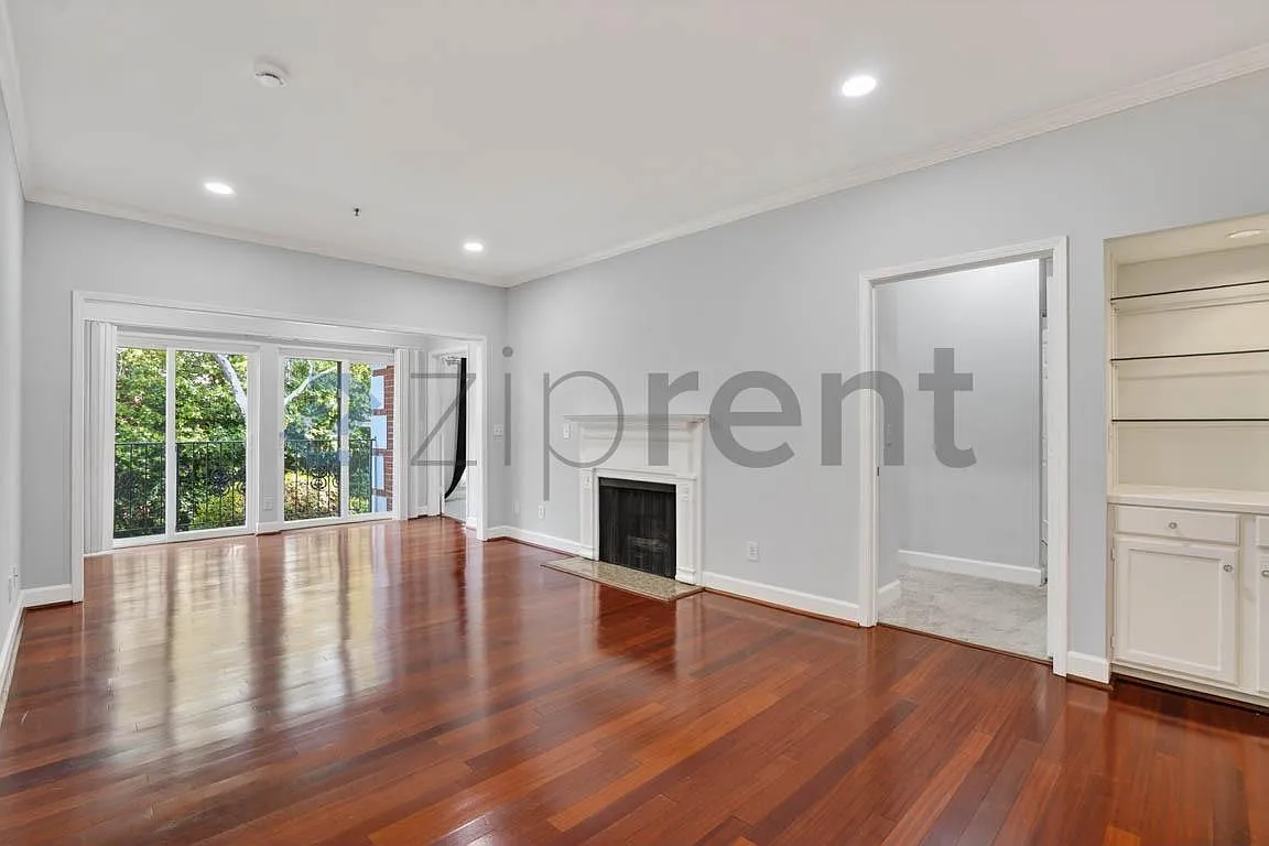 Building Photo - 2921 Lenox Rd NE #201