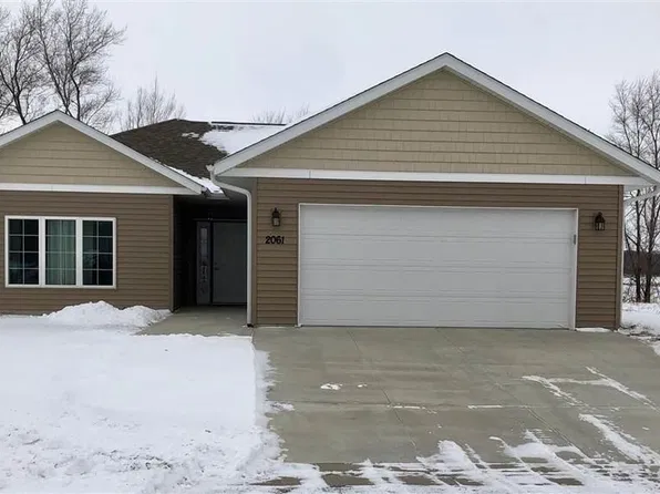 2061 Pratt Cir, Saint Peter, MN 56082