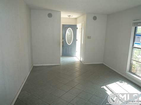 3rd image of 111 Greycliff Dr