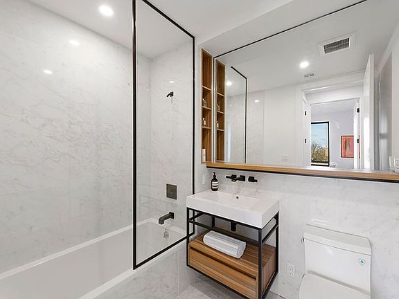 5th image of 707 Willoughby Ave #5B