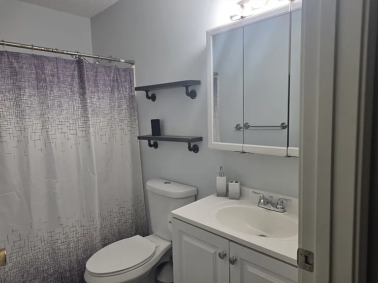 690 S Porter St #28 — Photo 10