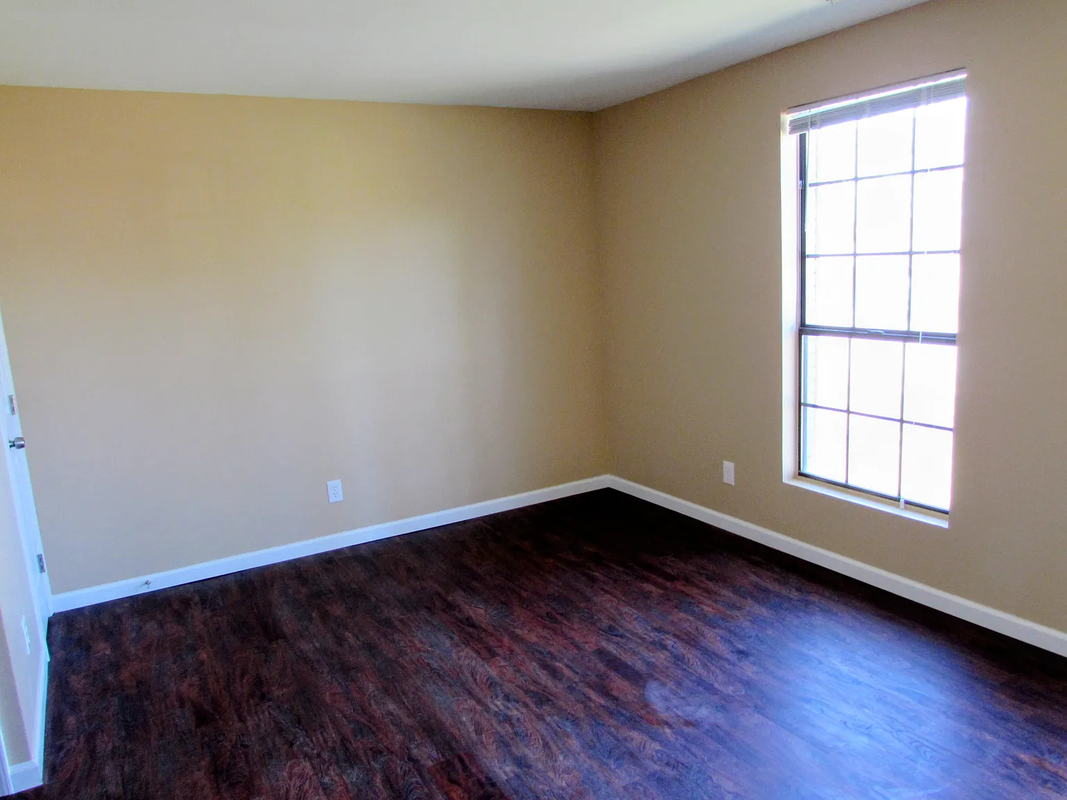 1 bed, 683 sqft, $1,300 — Photo 3