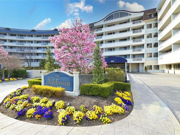 100 W Harbor View Drive #309, Port Washington, NY 11050