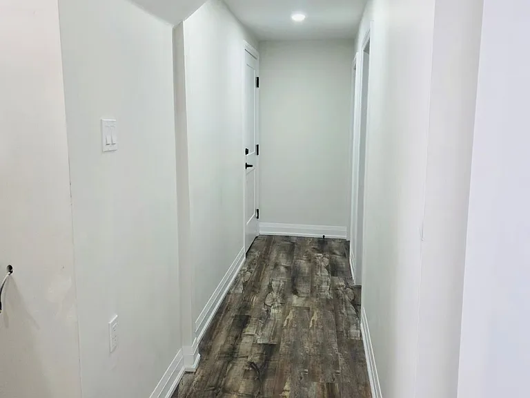 3400 Erin Centre Blvd #BASEMENT — Photo 2
