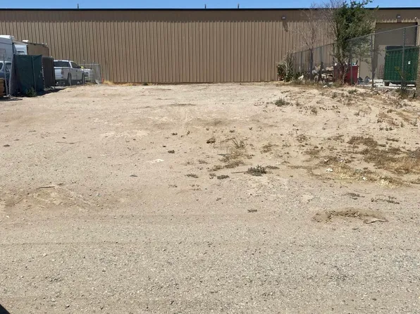 W Oldfield St, Lancaster, CA 93535
