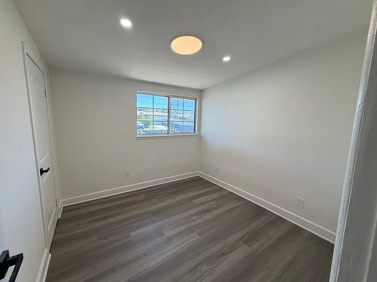 231 E Lambert Rd — Photo 12