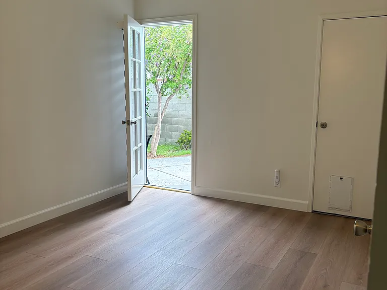 2037 N Brighton St — Photo 15