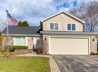 435 Somerset Ct, Algonquin, IL