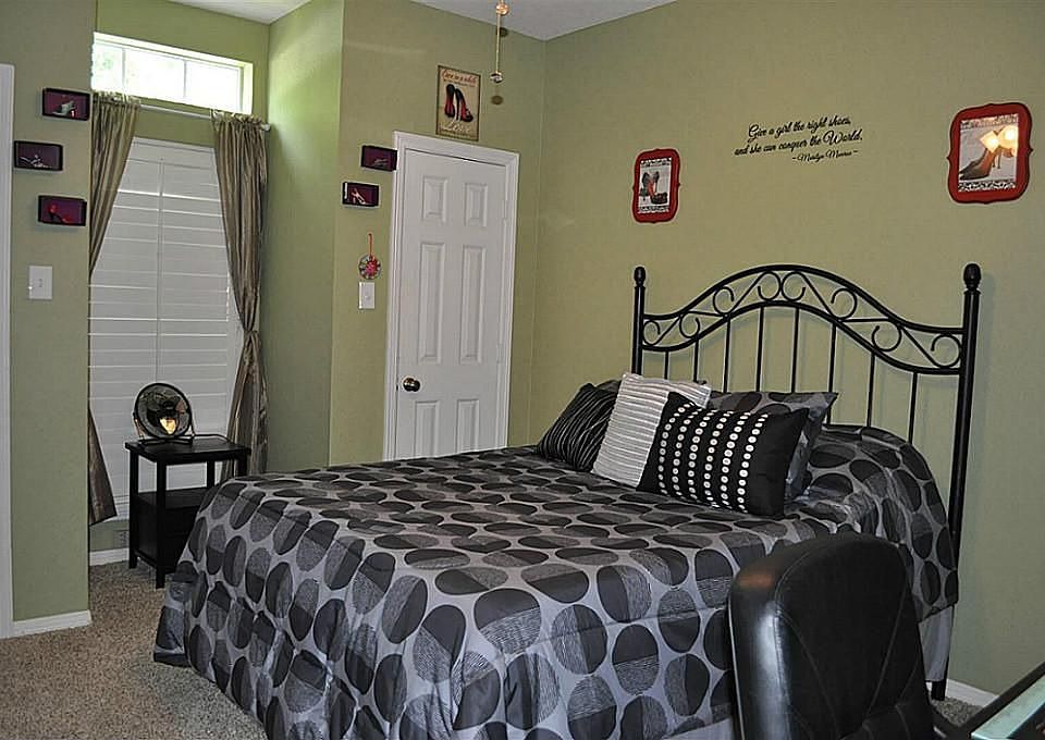 OVERSIZED SECONDARY BEDROOMS!
