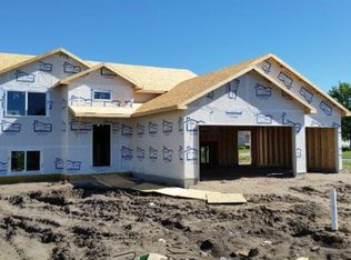 1100 Farmers Ln, Belle Plaine, MN 56011