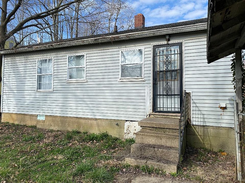 2nd image of 626 Jones St